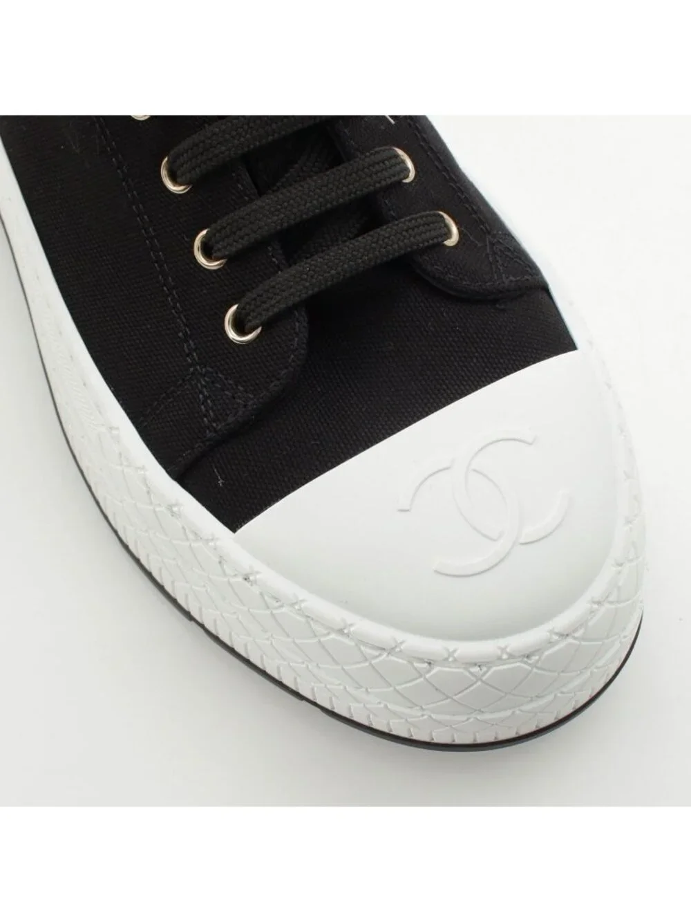 Chanel Cotton Lambskin CC Logo Low Cut Sneakers Black White